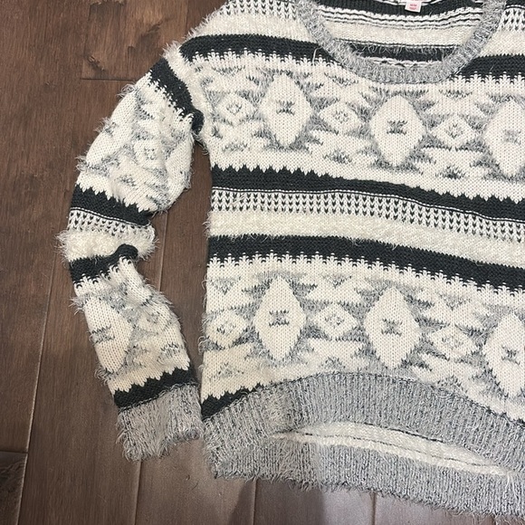 Xhilaration Size Med Fuzzy Black White Gray Soft Popover Long Sleeve Sweater - Picture 3 of 6